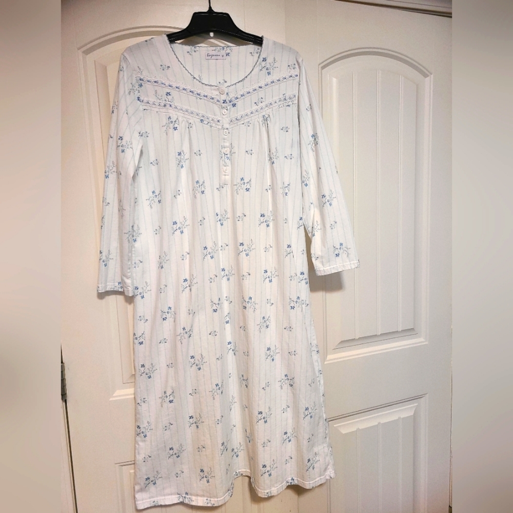 Keyocean Floral Button-Up Nightgown - Cream and Blue.,med.